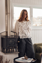 V.de vinster broderie heart blouse