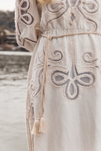 V de Vinster - Care lace dress