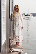V de Vinster - Care lace dress