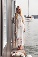 V de Vinster - Care lace dress