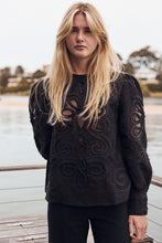 V de Vinster - Care lace blouse