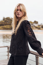 V de Vinster - Care lace blouse