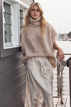 V de Vinster - Care lace skirt