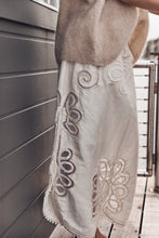 V de Vinster - Care lace skirt