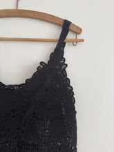 mamapapa - crochet black singlet