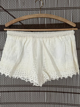mamapapa - cotton and crochet short