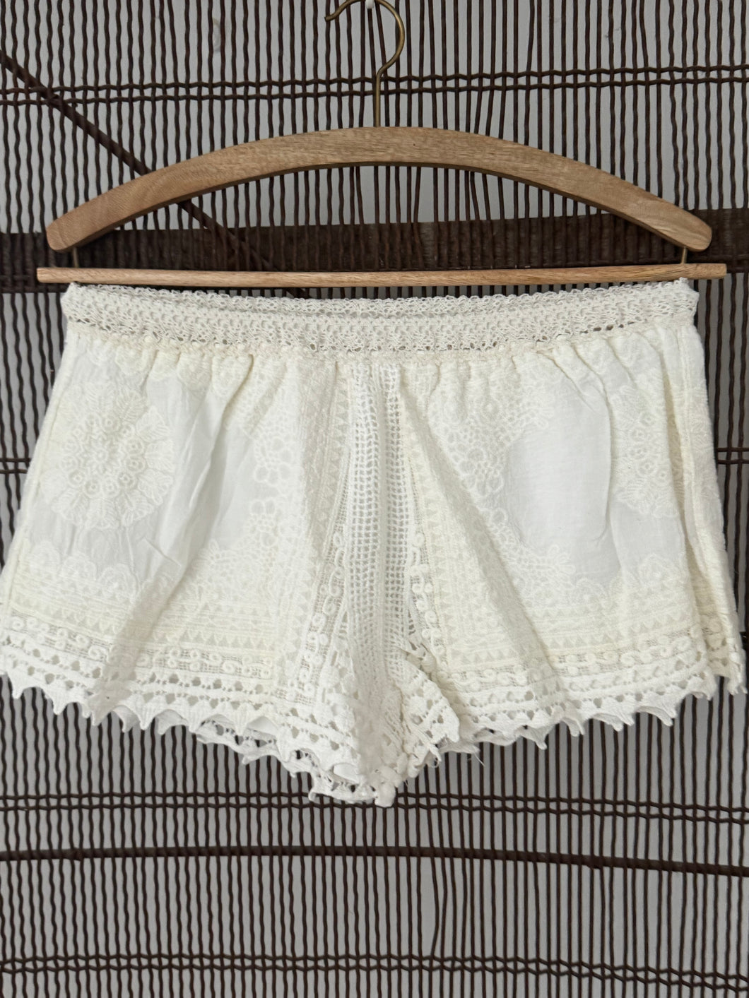 mamapapa - cotton and crochet short