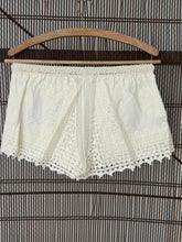 mamapapa - cotton and crochet short