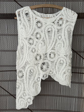 mamapapa - crochet sleeveless white top
