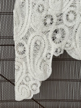 mamapapa - crochet sleeveless white top