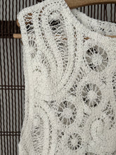 mamapapa - crochet sleeveless white top
