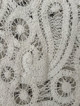 mamapapa - crochet sleeveless white top