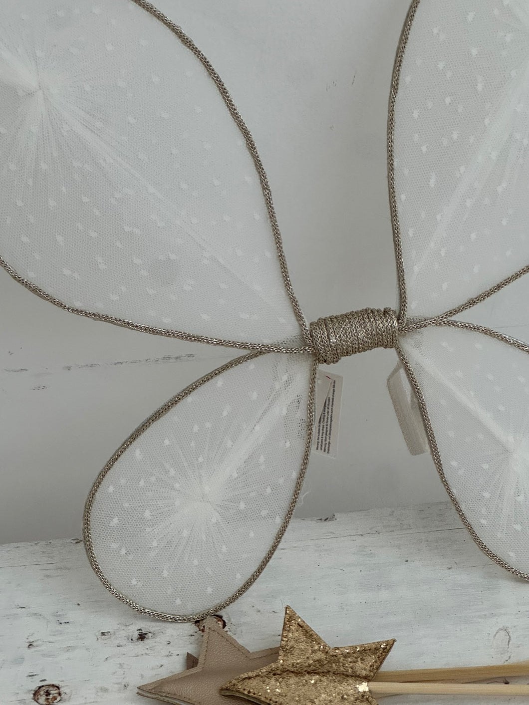 wings white mesh