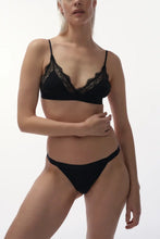 Love Stories - Wild rose black tanga style