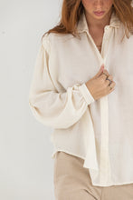 Pomandere Shirt with hidden buttons
