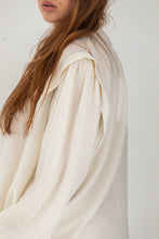 Pomandere Shirt with hidden buttons
