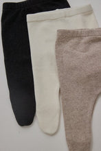 Pequeno - baby pant with feet charcoal
