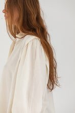 Pomandere Shirt with hidden buttons