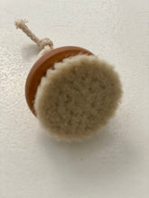 Face brush hanging