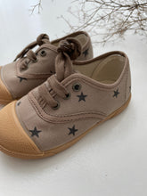 Tocoto lace up sneakers star