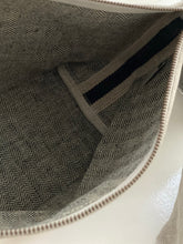 libeco Francis linen pouch with black stripe