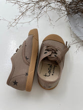 Tocoto lace up sneakers star