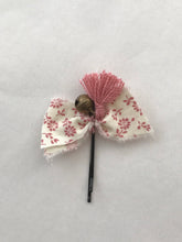 numero 74 - tie ribbon bobby pin
