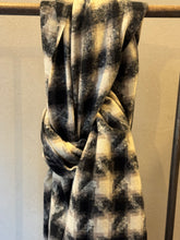 Checker winter scarf