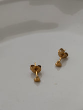 Mini bubble heart studs