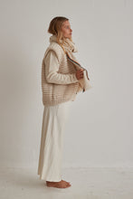 Plume knit vest