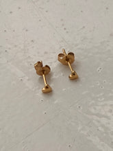 Mini bubble heart studs