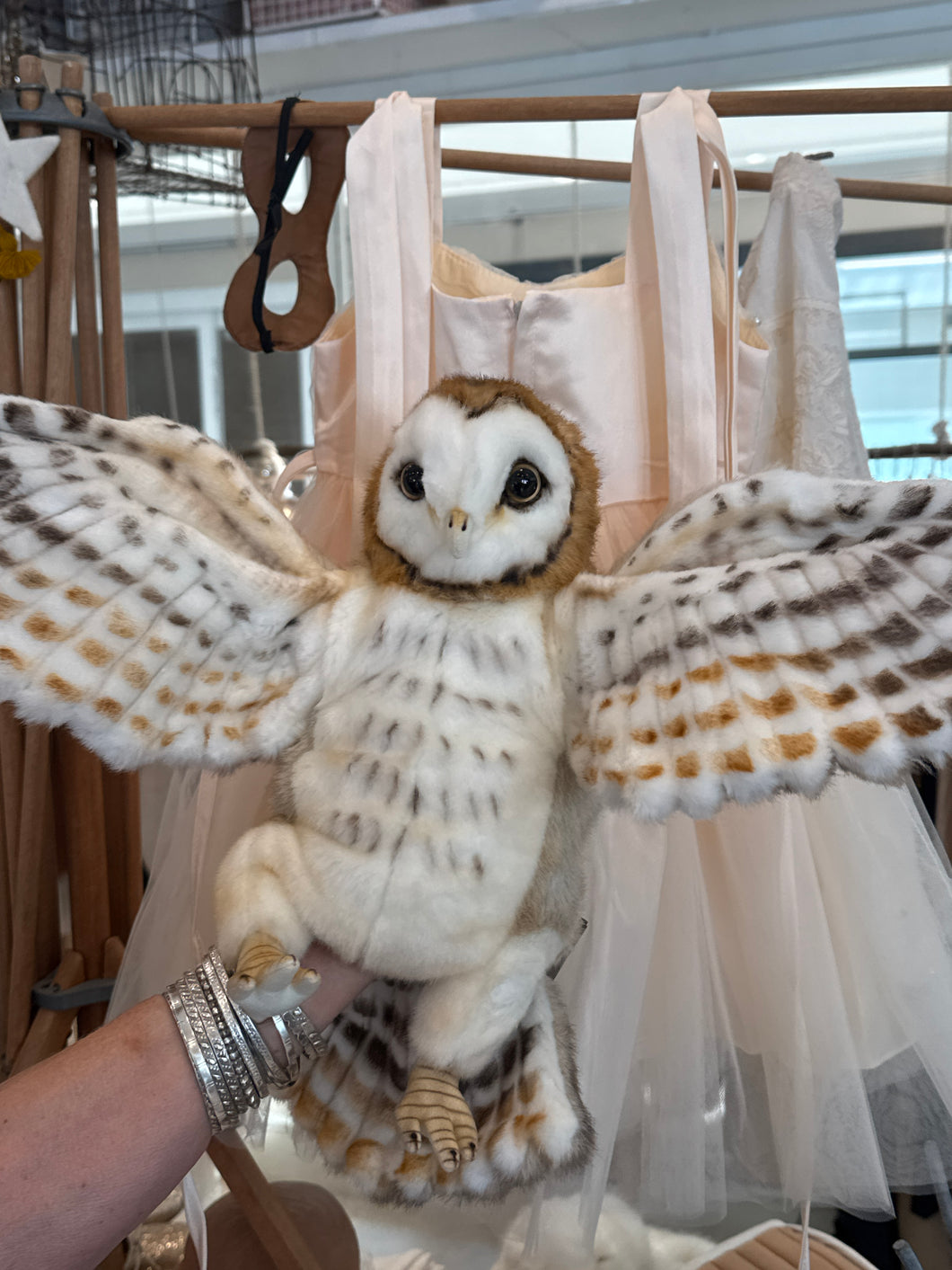 Hansa puppet snowy owl