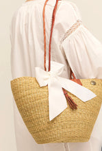 Hand woven basket black with handle
