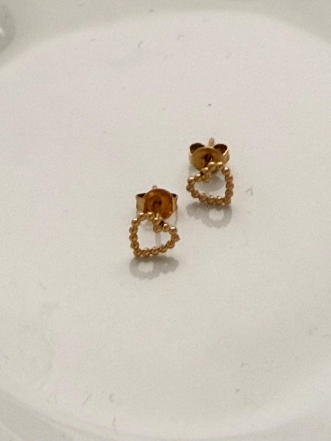 Mini dotted heart studs
