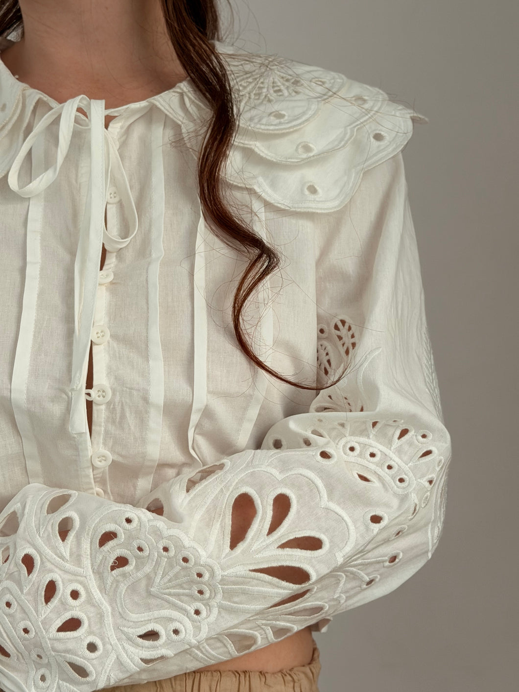 MM Broderie blouse White