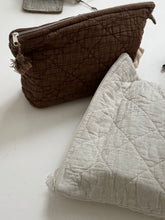 Denmark - quilted pouch off white