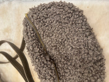 Mamapapa - furry bumbag