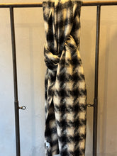 Checker winter scarf