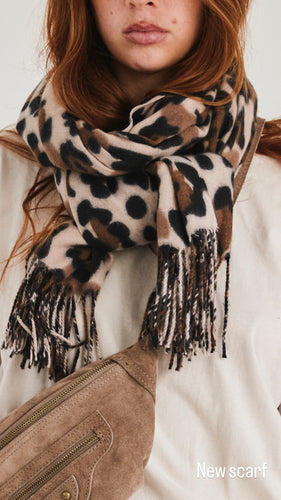 Leopard scarf
