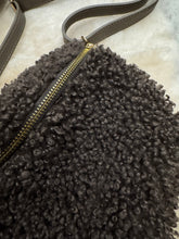 Mamapapa - furry bumbag