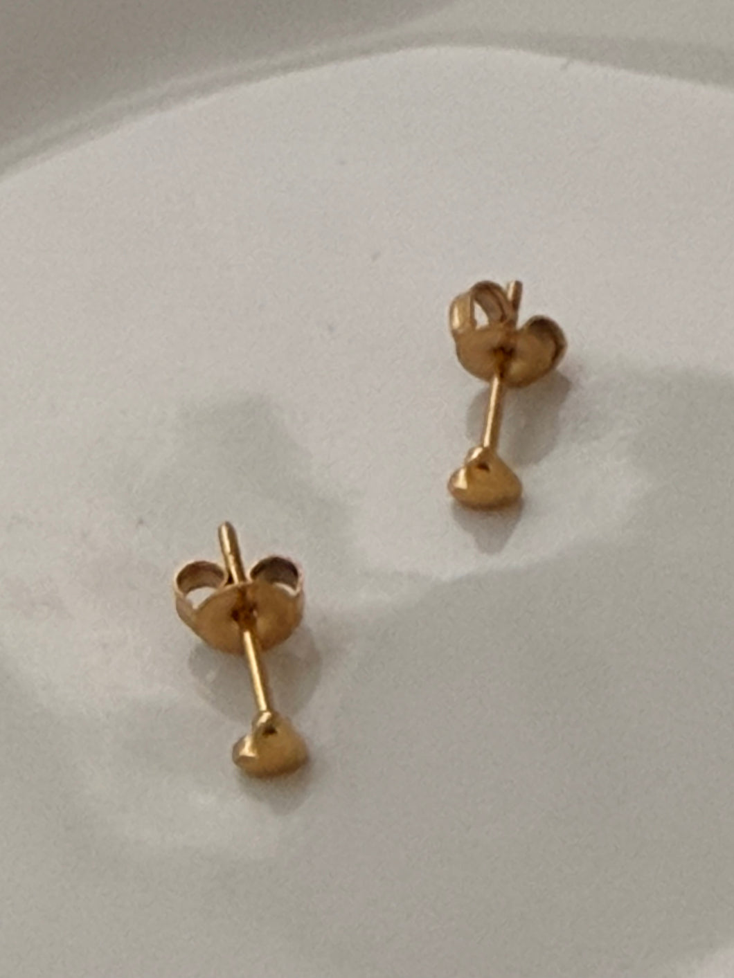 Mini bubble heart studs