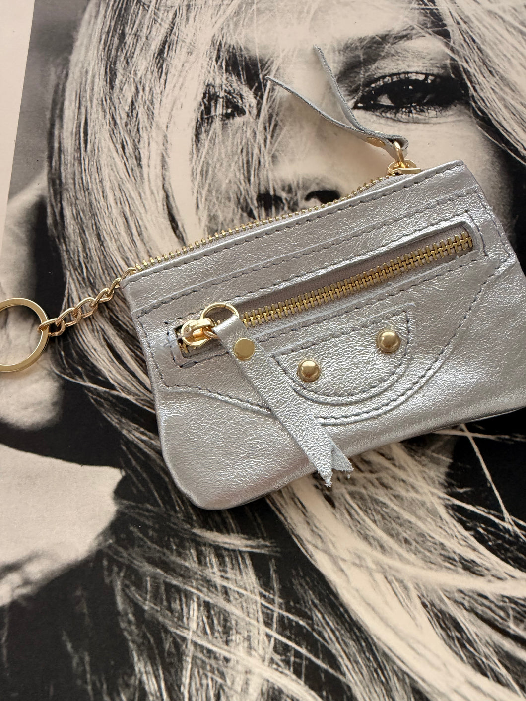 Zip leather wallet
