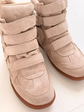 Winter beige boots