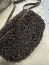 Mamapapa - furry bumbag