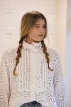Love me - broderie blouse
