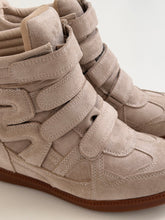 Winter beige boots