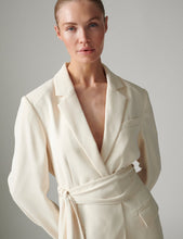 DAY - Hector Blazer in Jet Stream