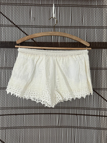 mamapapa - cotton and crochet short