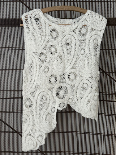mamapapa - crochet sleeveless white top