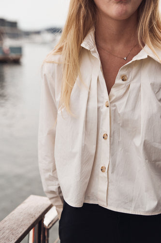 Cropped shirt